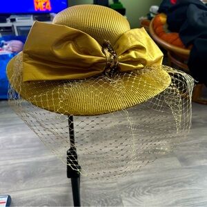 Metallic Gold Veil Hat - Sunday Service / Church